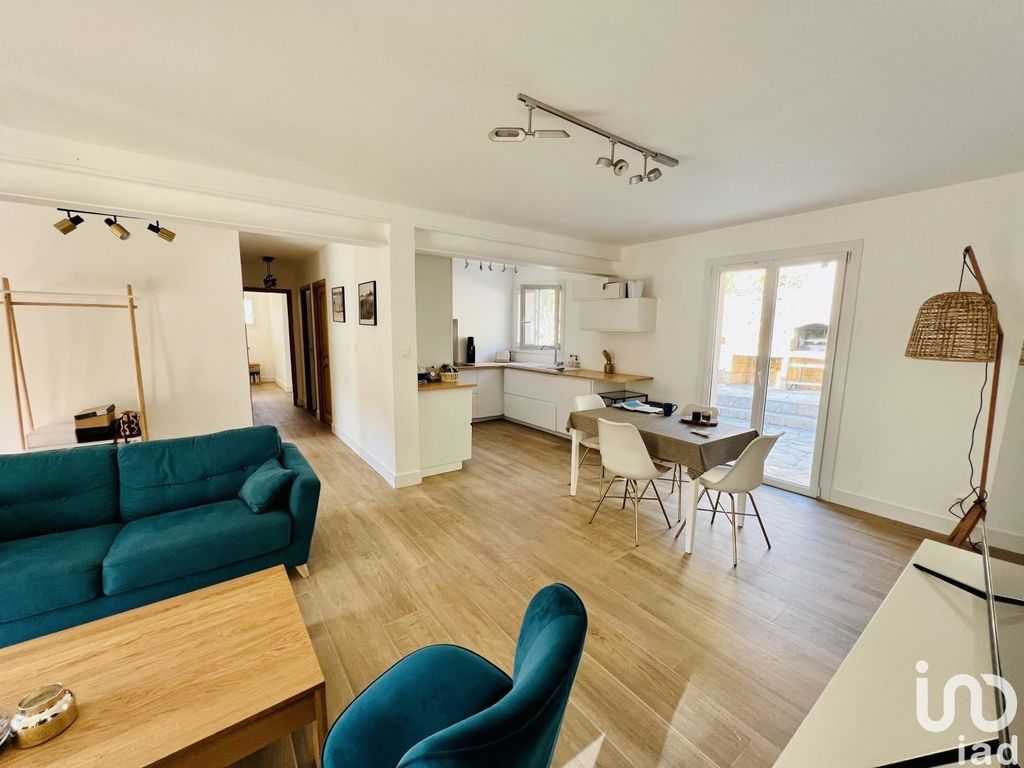 Achat maison à vendre 4 chambres 122 m² - Bandol