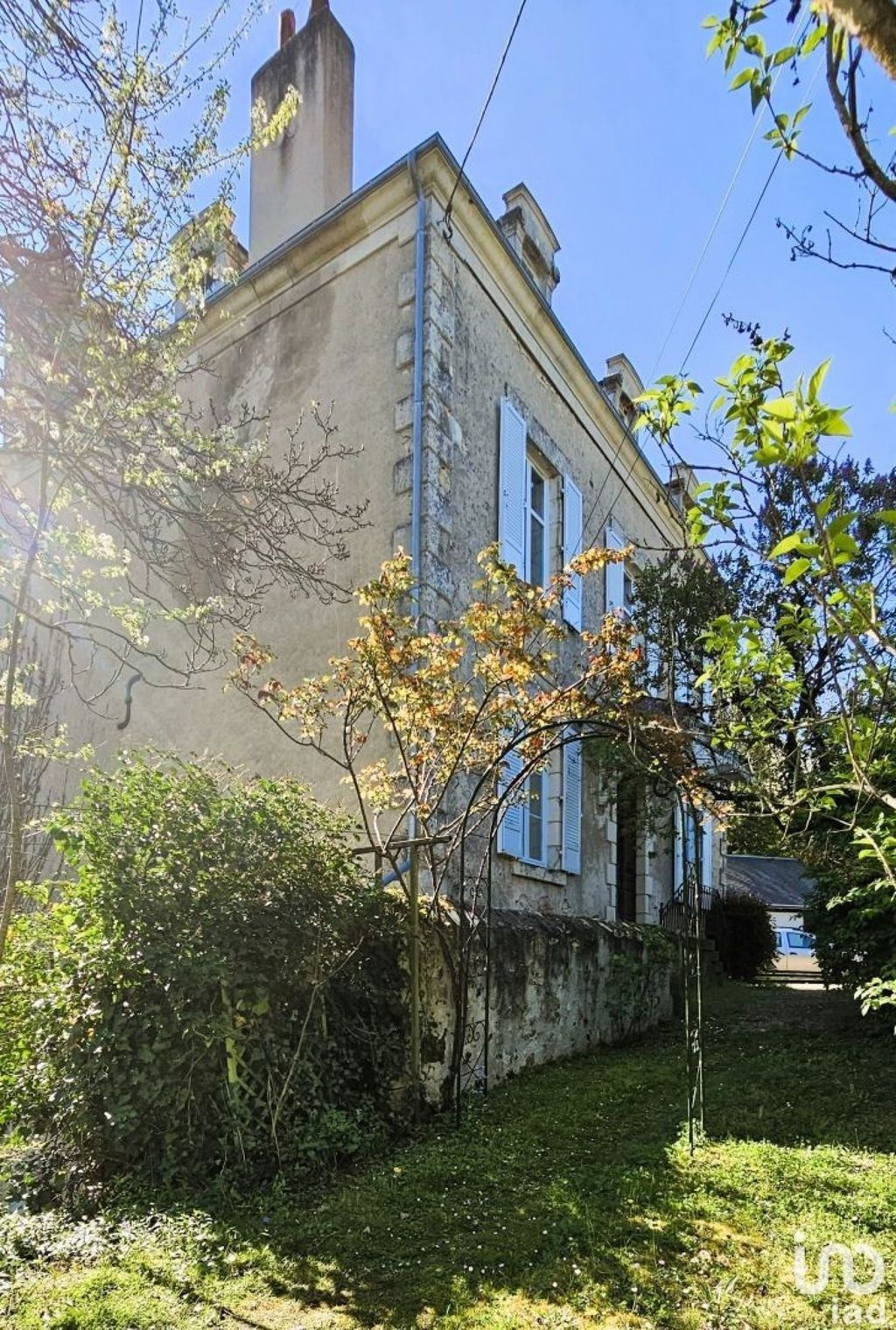 Achat maison à vendre 7 chambres 250 m² - Le Pont-Chrétien-Chabenet