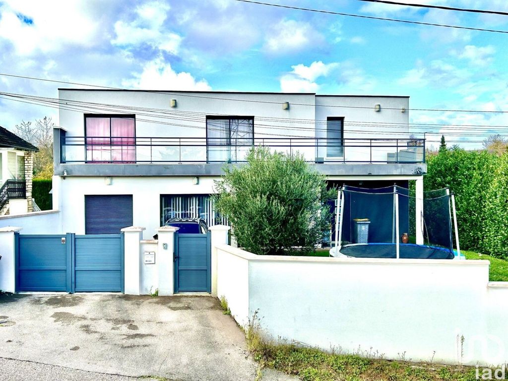 Achat maison à vendre 5 chambres 203 m² - Saint-Martin-du-Tertre