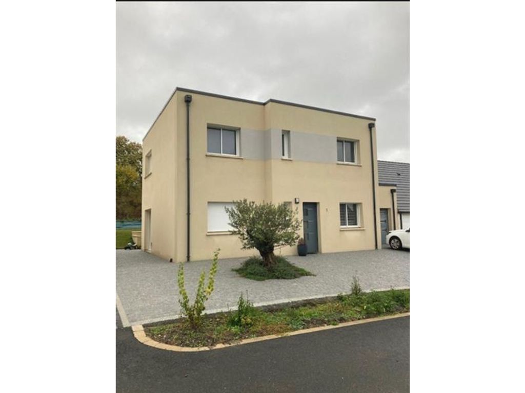 Achat maison à vendre 3 chambres 129 m² - Saint-Antoine-du-Rocher