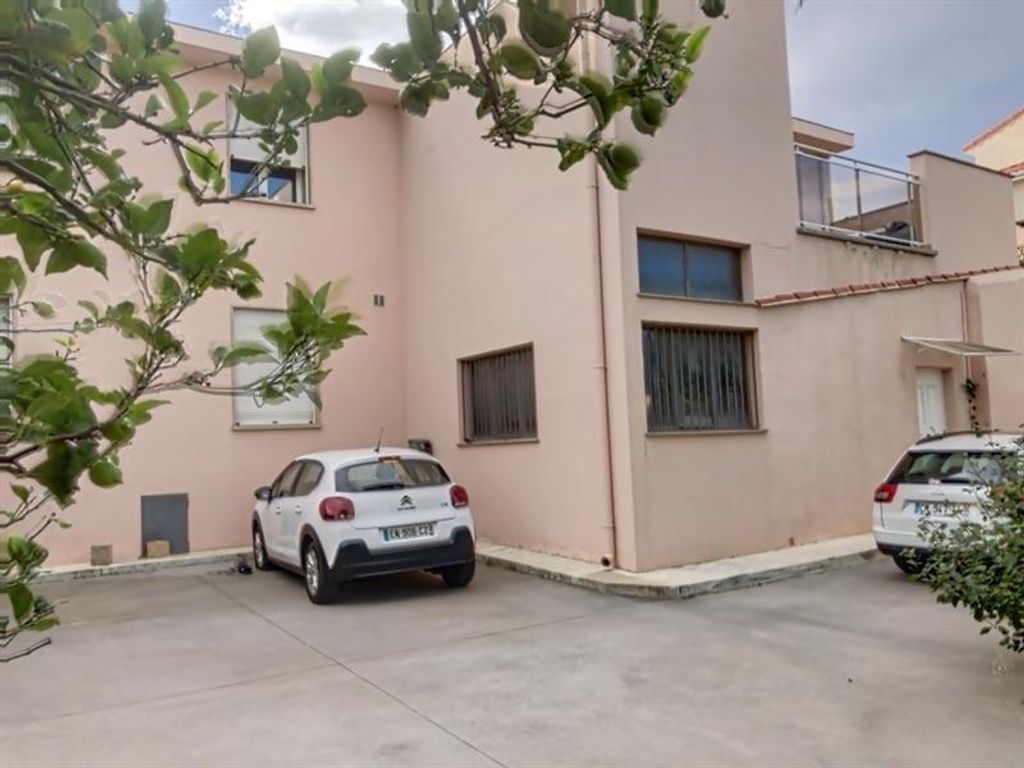 Achat maison à vendre 3 chambres 206 m² - Perpignan