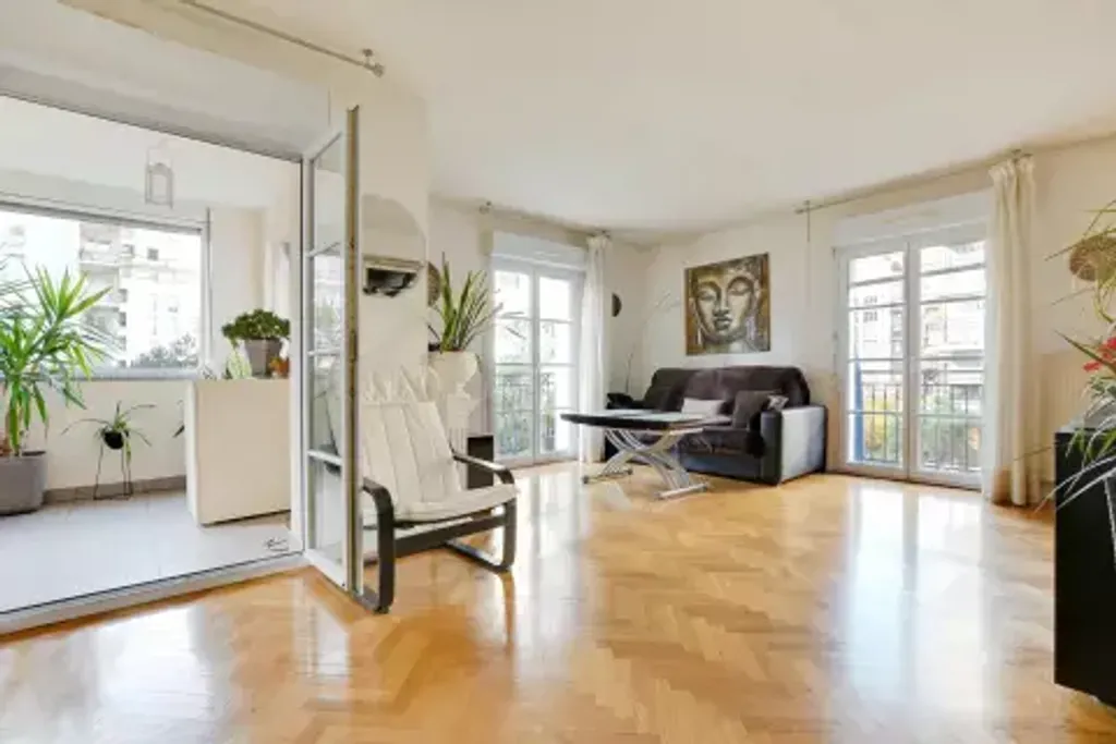 Achat appartement à vendre 3 pièces 74 m² - Courbevoie