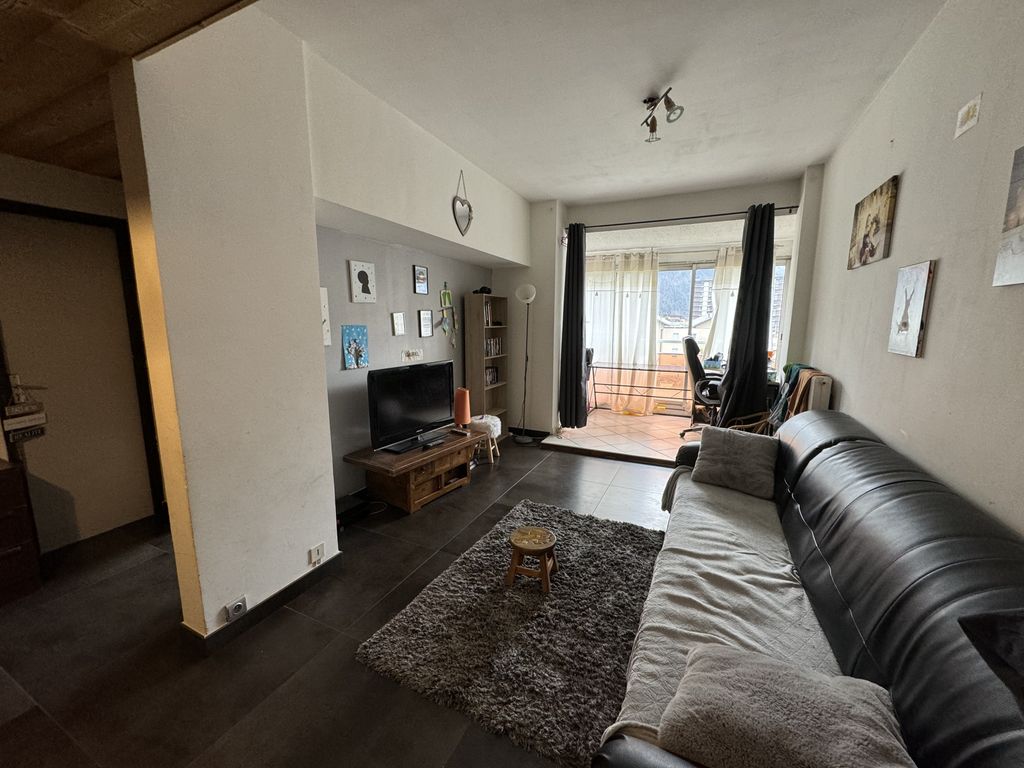 Achat appartement à vendre 4 pièces 84 m² - Cluses