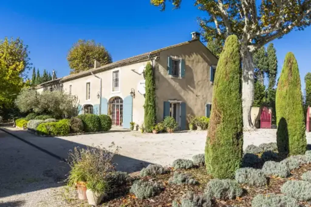 Achat maison à vendre 4 chambres 265 m² - Saint-Rémy-de-Provence