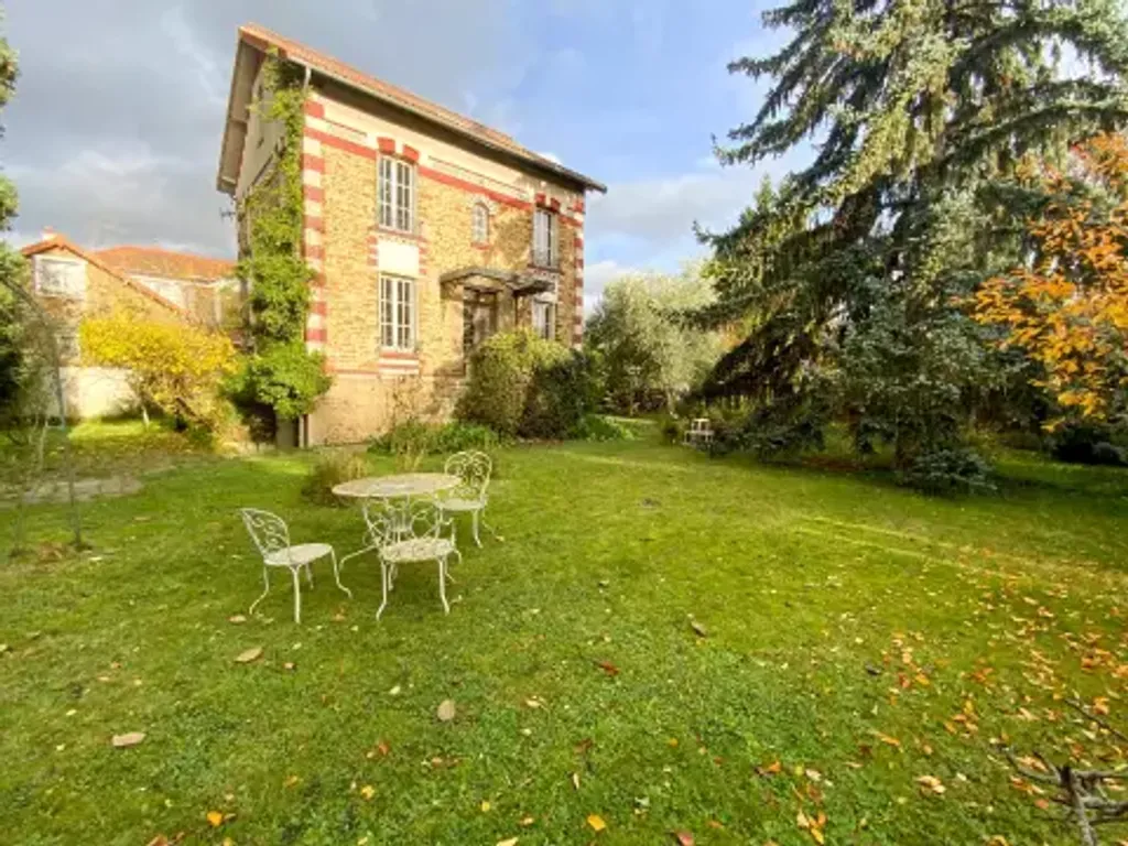 Achat maison à vendre 6 chambres 170 m² - Villemomble