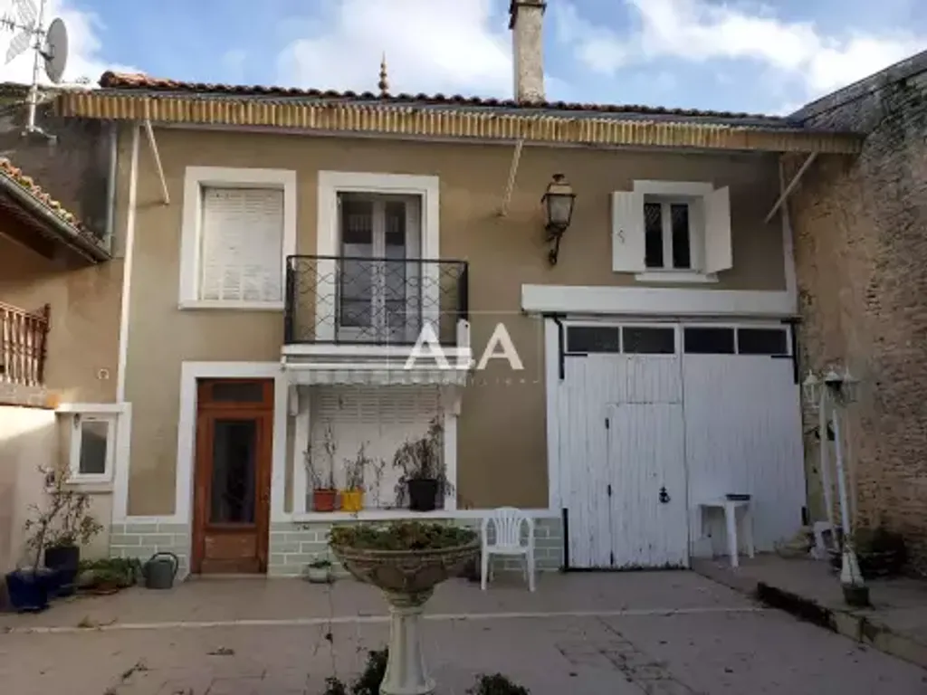 Achat maison à vendre 4 chambres 136 m² - Villefagnan