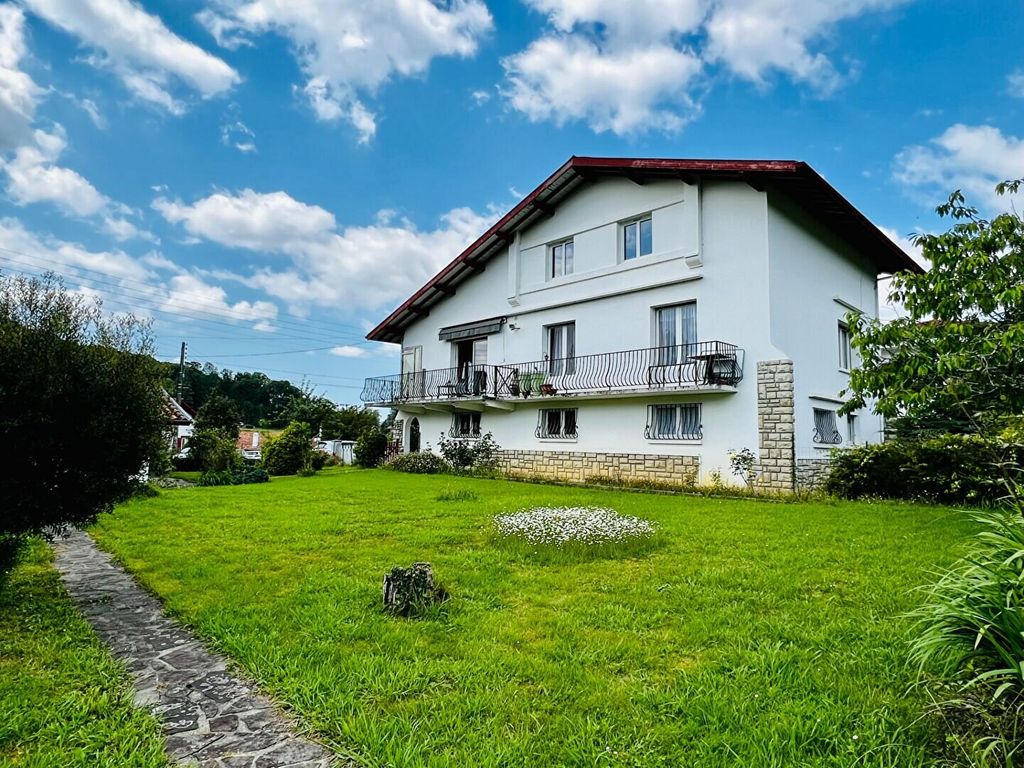 Achat maison à vendre 2 chambres 246 m² - Cambo-les-Bains