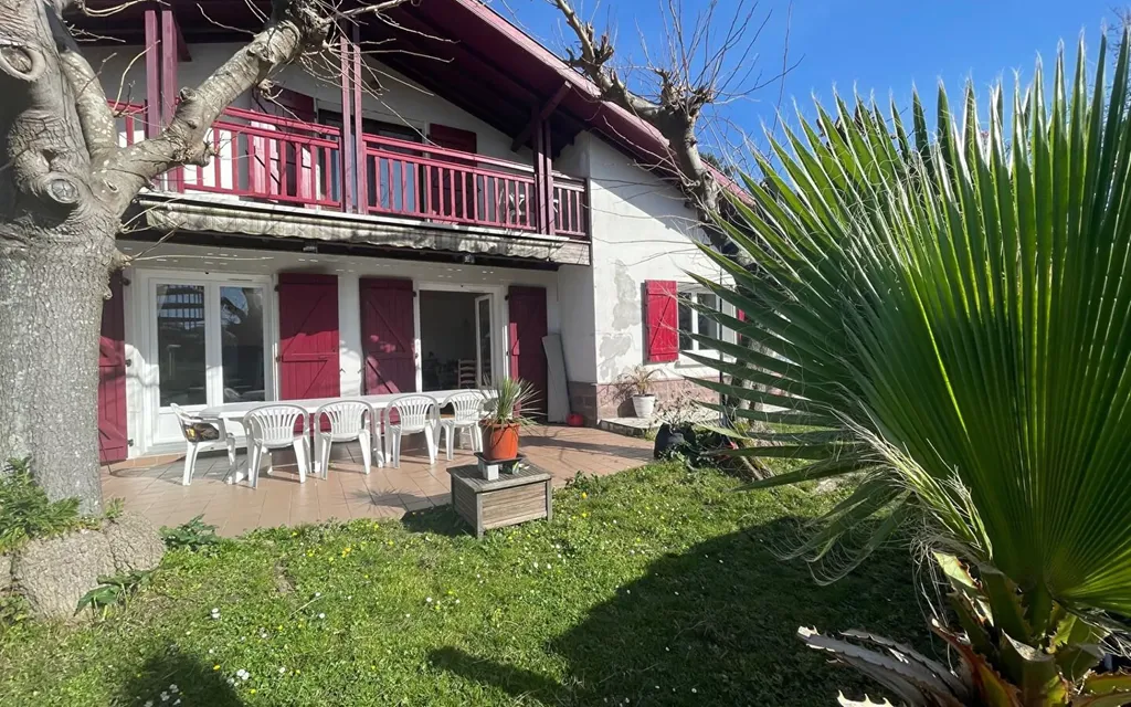 Achat maison à vendre 5 chambres 177 m² - Anglet