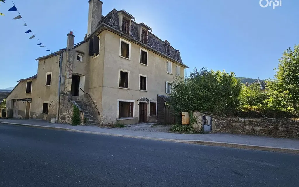 Achat maison à vendre 6 chambres 205 m² - Le Buisson