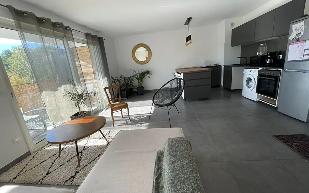 Achat appartement à vendre 4 pièces 81 m² - Villeneuve-lès-Avignon