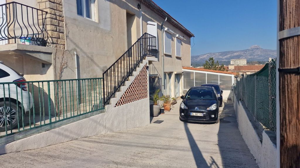 Achat maison à vendre 3 chambres 86 m² - Aubagne