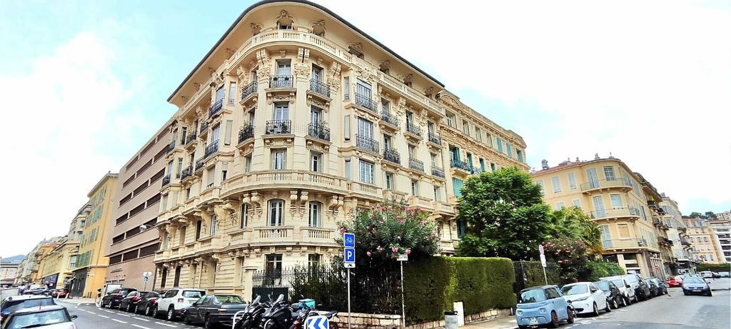 Achat appartement à vendre 3 pièces 89 m² - Nice