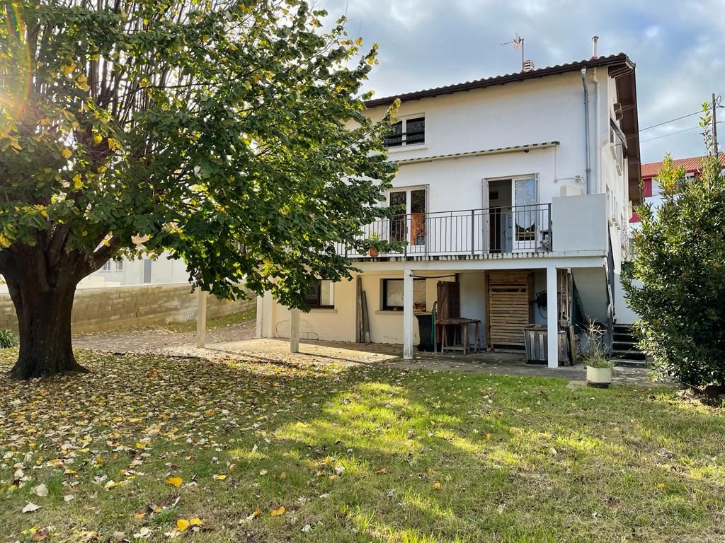 Achat maison à vendre 6 chambres 207 m² - Bidart