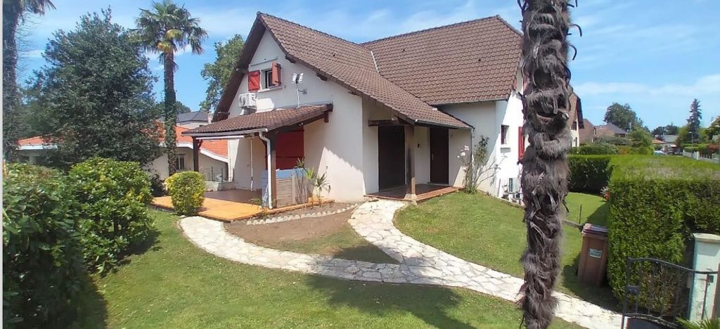 Achat maison à vendre 5 chambres 153 m² - Pau