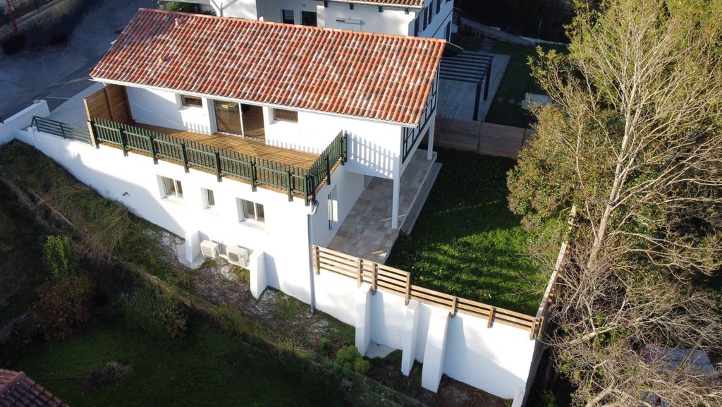 Achat maison à vendre 3 chambres 120 m² - Urrugne