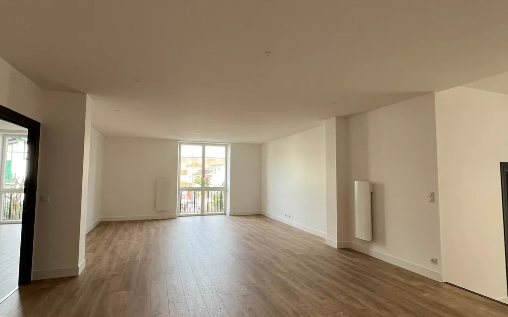 Achat appartement à vendre 4 pièces 166 m² - Bayonne