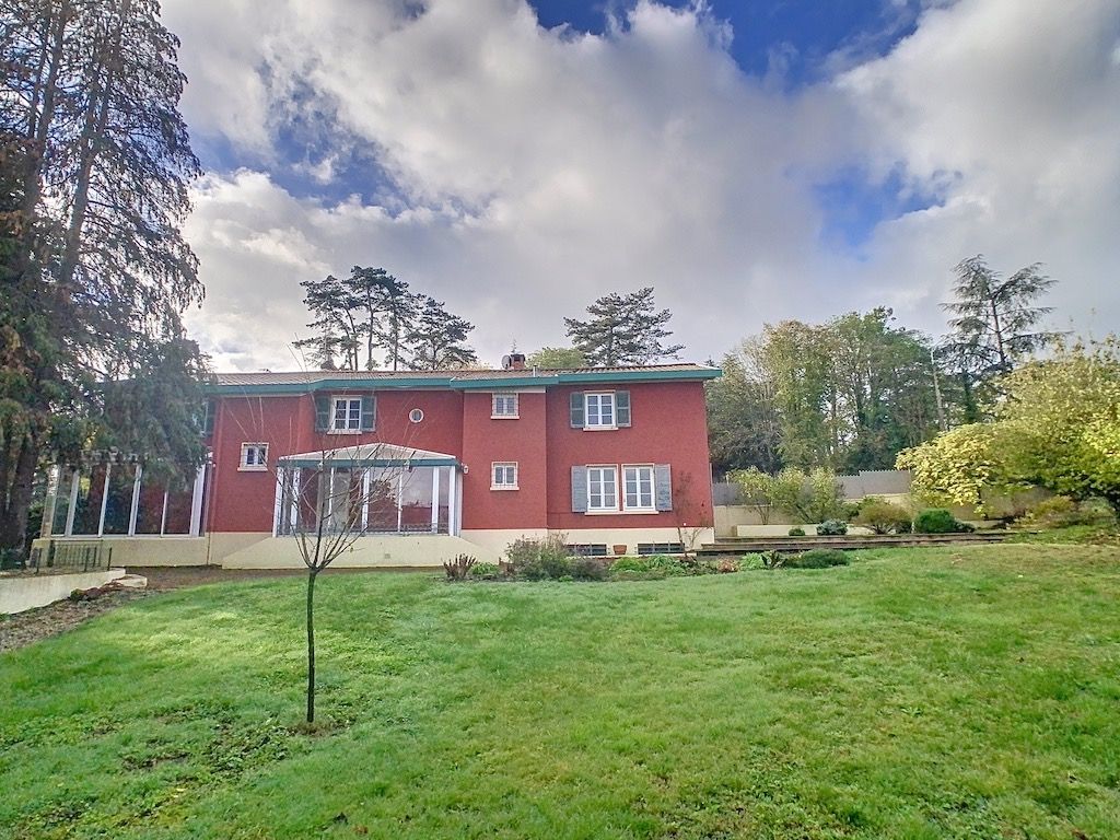 Achat maison à vendre 4 chambres 252 m² - Charbonnières-les-Bains