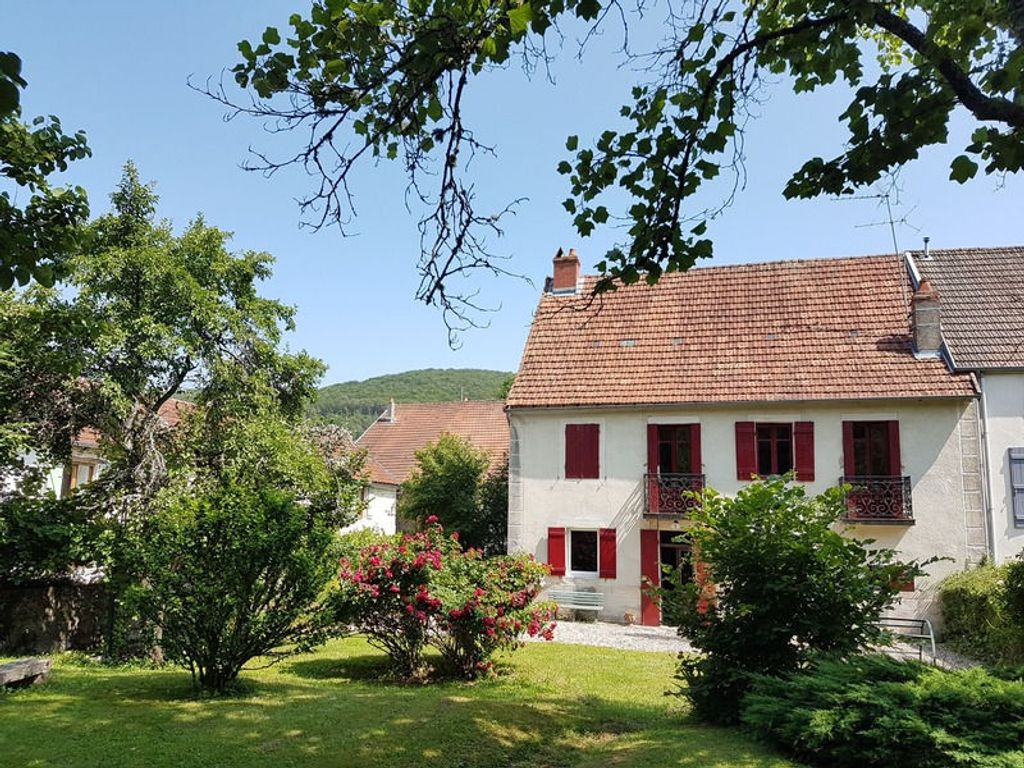 Achat maison à vendre 3 chambres 137 m² - Saint-Victor-sur-Ouche