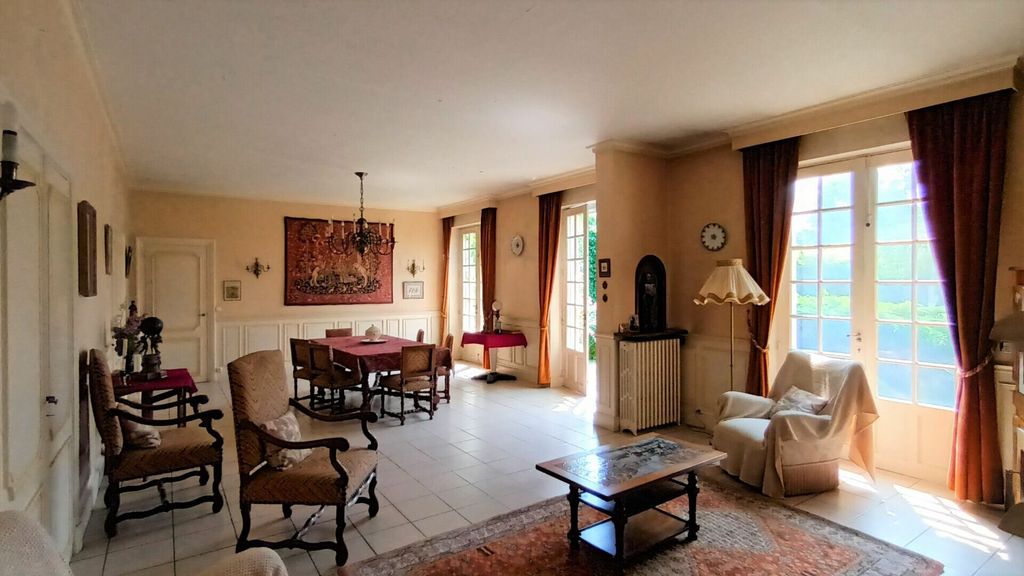 Achat maison à vendre 4 chambres 239 m² - Orléans