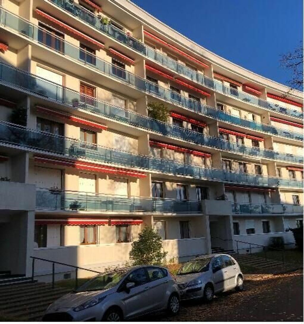 Achat appartement à vendre 5 pièces 109 m² - Saint-Cyr-sur-Loire