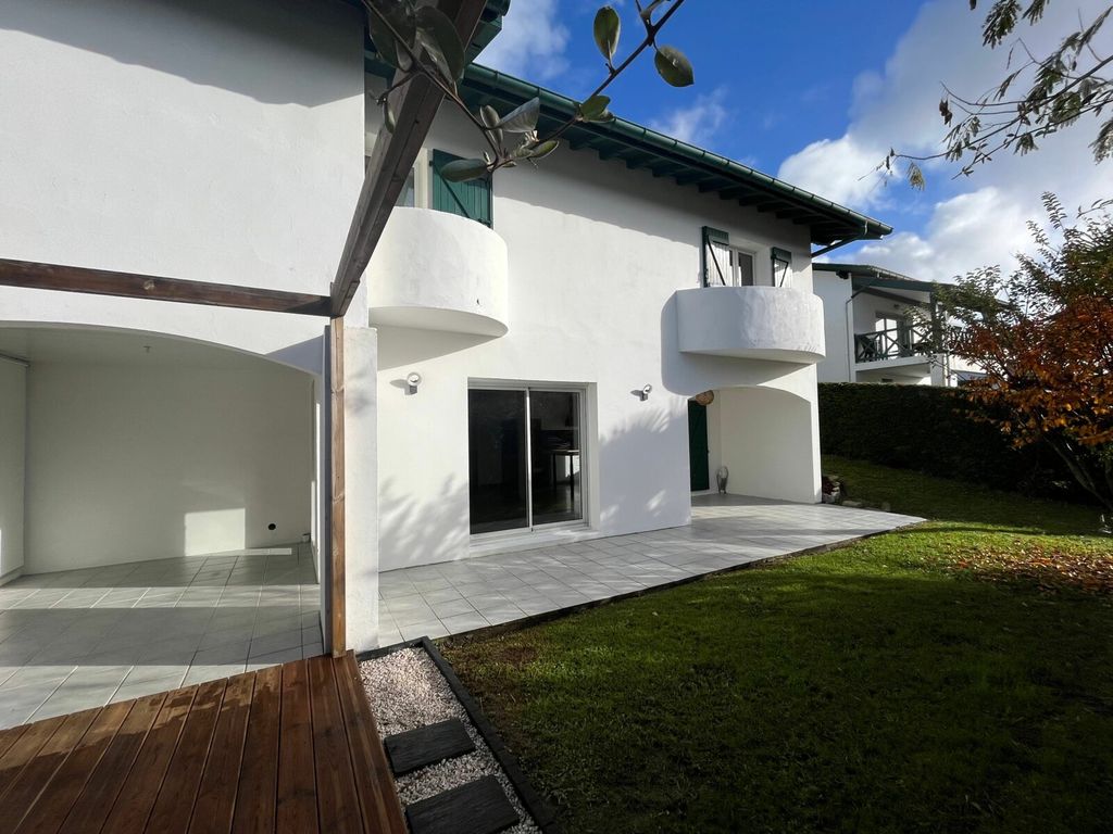 Achat maison à vendre 3 chambres 147 m² - Mouguerre