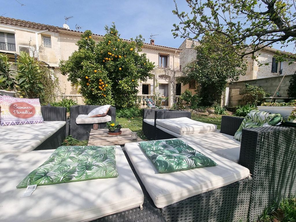 Achat maison à vendre 5 chambres 167 m² - Arles