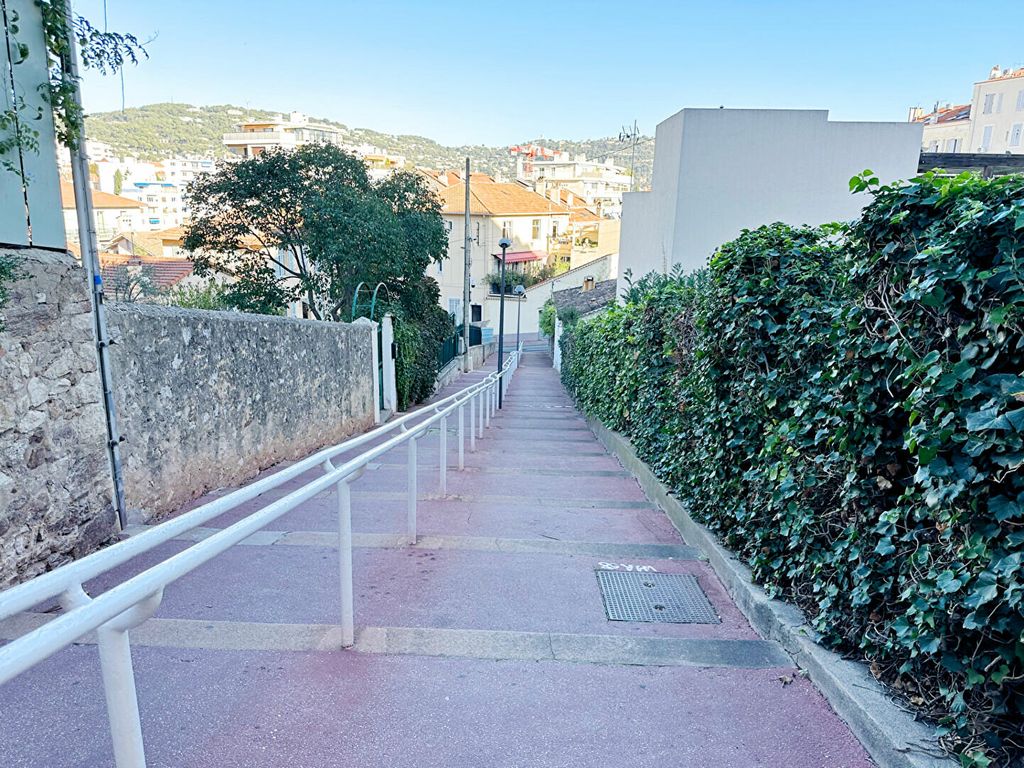 Achat appartement à vendre 6 pièces 79 m² - Cannes