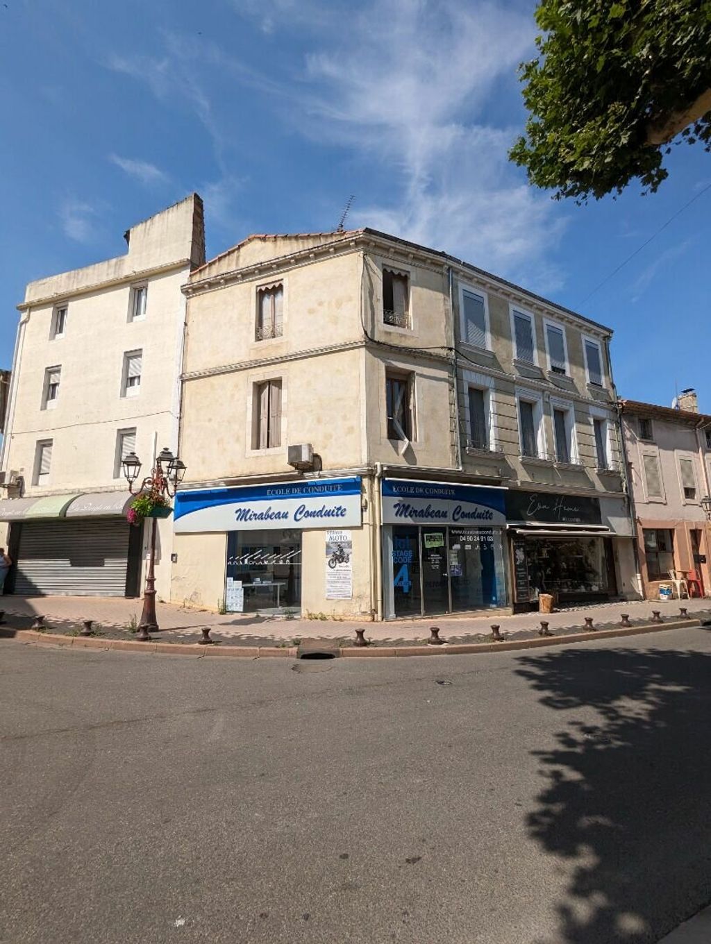 Achat maison à vendre 2 chambres 170 m² - Châteaurenard