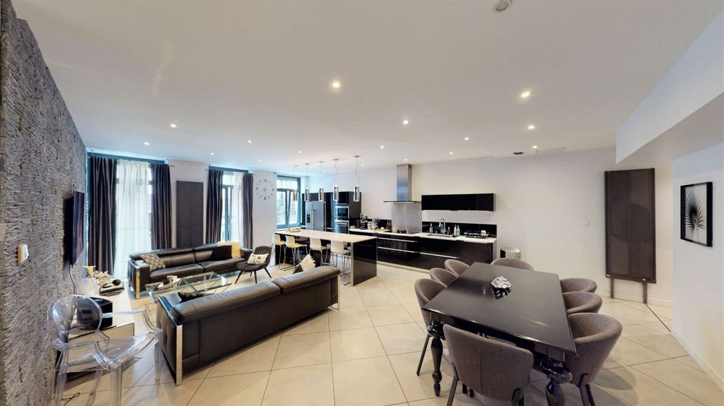 Achat appartement à vendre 5 pièces 161 m² - Saint-Étienne