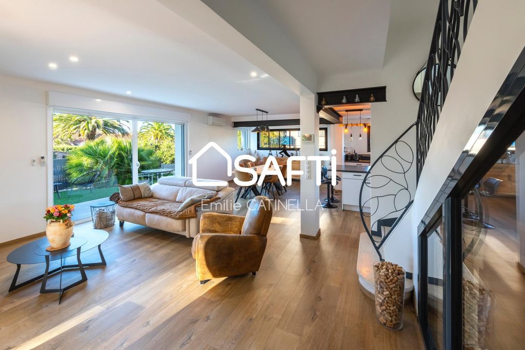 Achat maison à vendre 4 chambres 152 m² - Saint-Raphaël