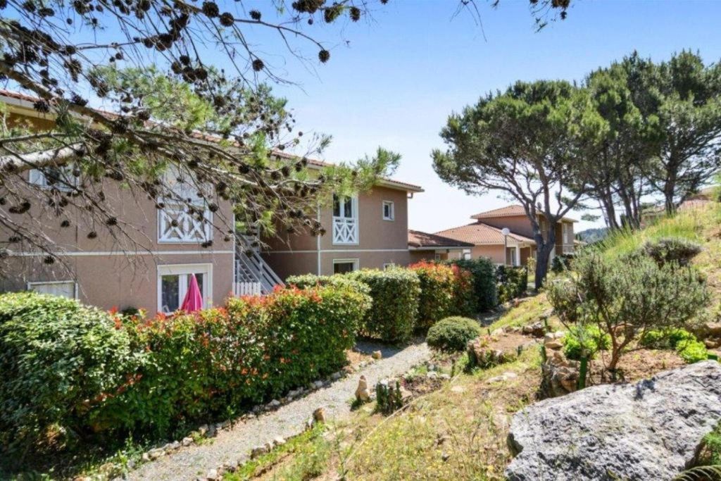 Achat appartement à vendre 2 pièces 28 m² - Carnoux-en-Provence