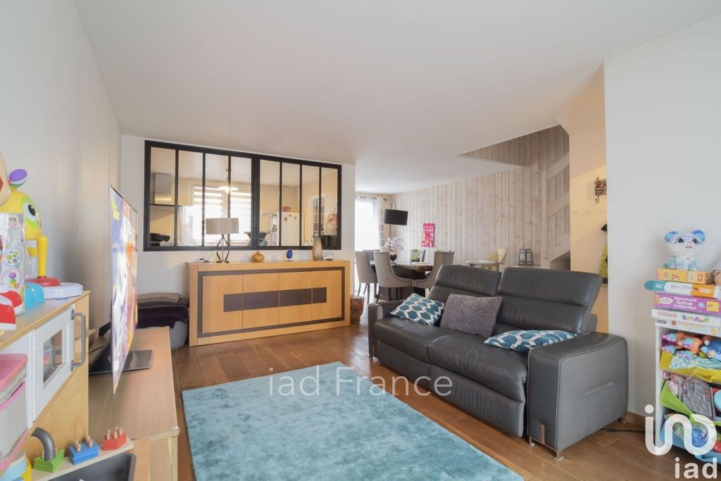 Achat maison à vendre 3 chambres 81 m² - Montigny-le-Bretonneux