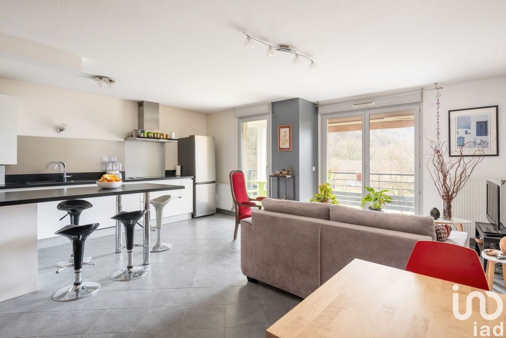 Achat appartement à vendre 4 pièces 82 m² - Tencin