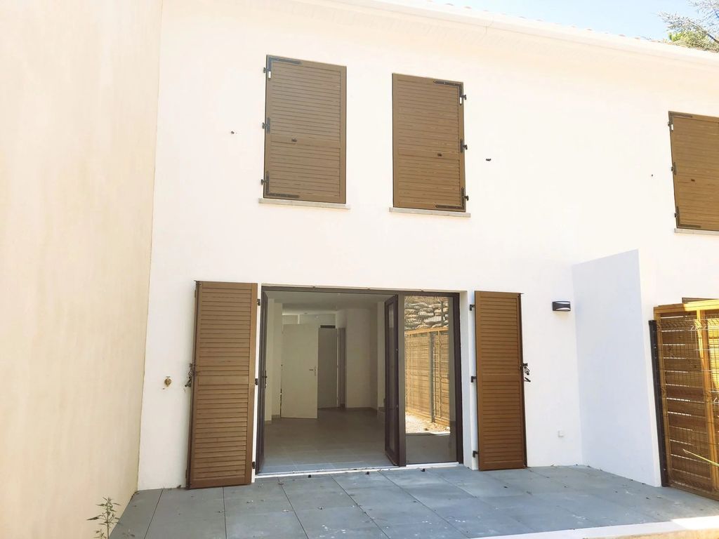 Achat maison à vendre 3 chambres 95 m² - Marseille 11ème arrondissement