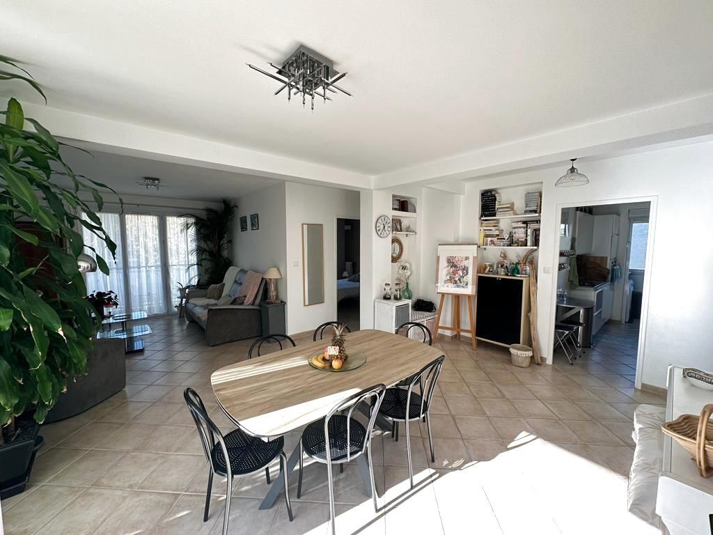 Achat appartement à vendre 5 pièces 81 m² - Marseille 8ème arrondissement