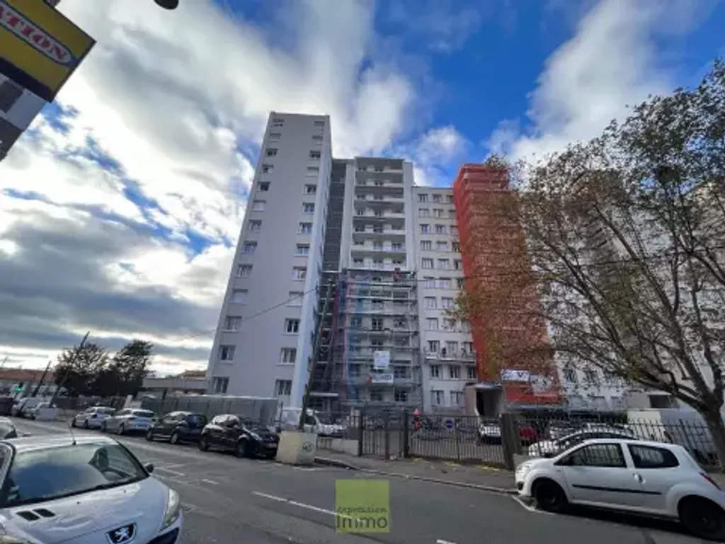 Achat appartement à vendre 5 pièces 80 m² - Lyon 8ème arrondissement