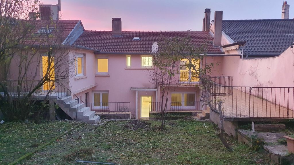 Achat maison à vendre 5 chambres 150 m² - Saint-Julien-lès-Metz