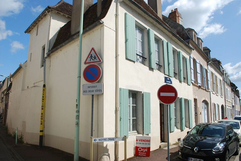 Achat maison à vendre 4 chambres 160 m² - Cosne-Cours-sur-Loire