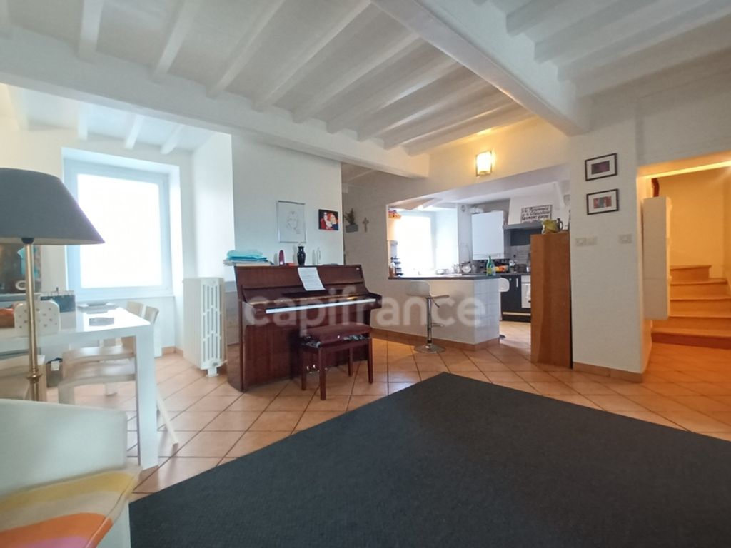 Achat maison à vendre 5 chambres 151 m² - Panissières