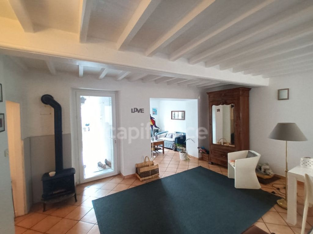 Achat maison à vendre 5 chambres 151 m² - Panissières