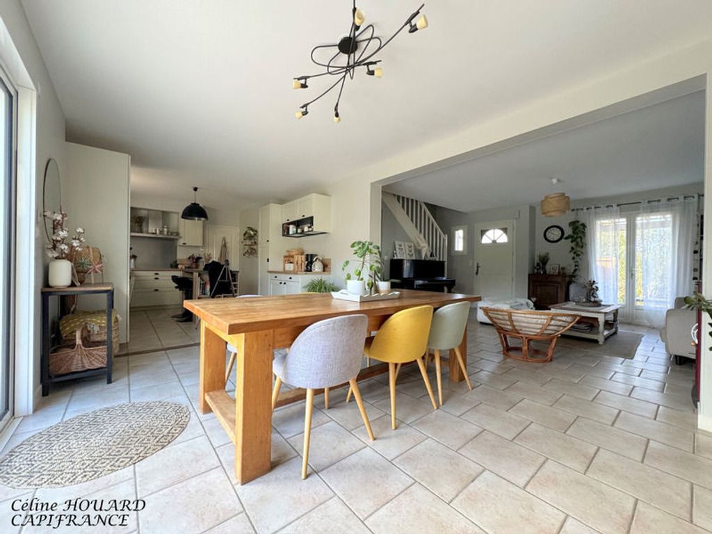 Achat maison à vendre 6 chambres 195 m² - Beaufort-en-Anjou