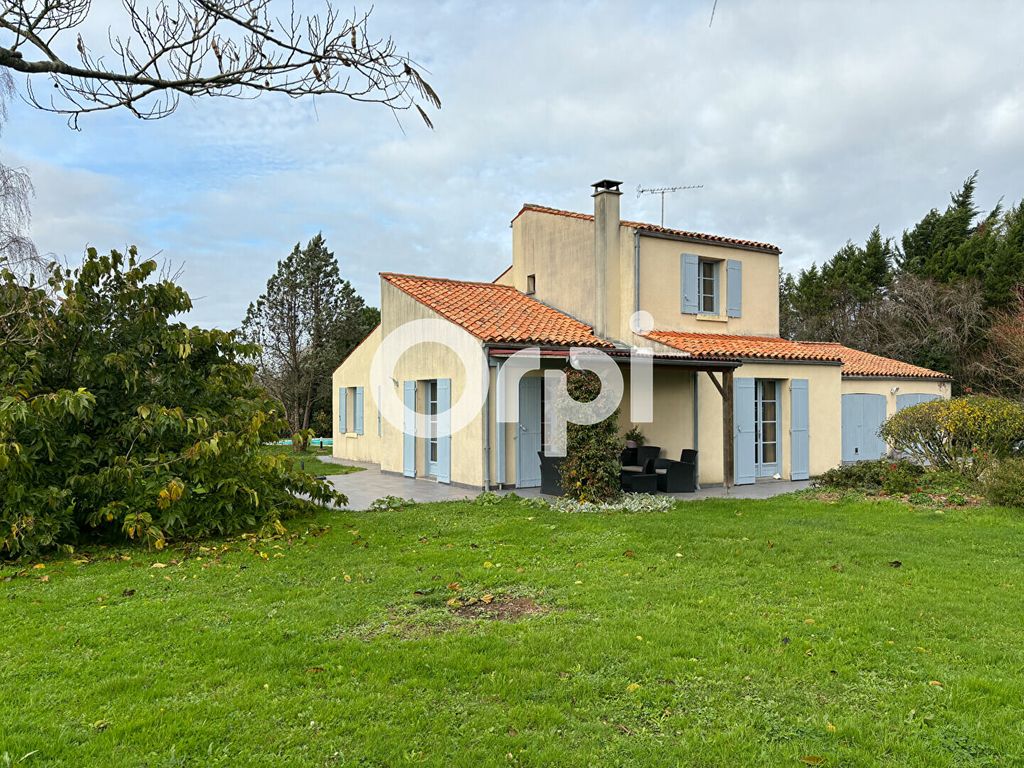 Achat maison à vendre 4 chambres 137 m² - La Vallée