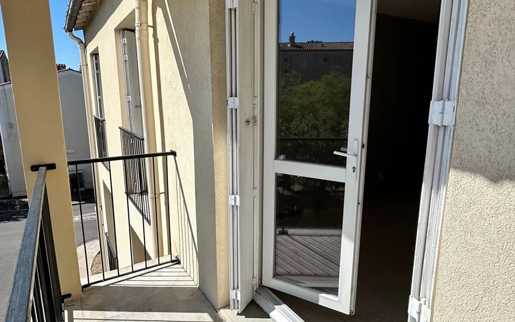 Achat appartement à vendre 4 pièces 77 m² - Vaison-la-Romaine