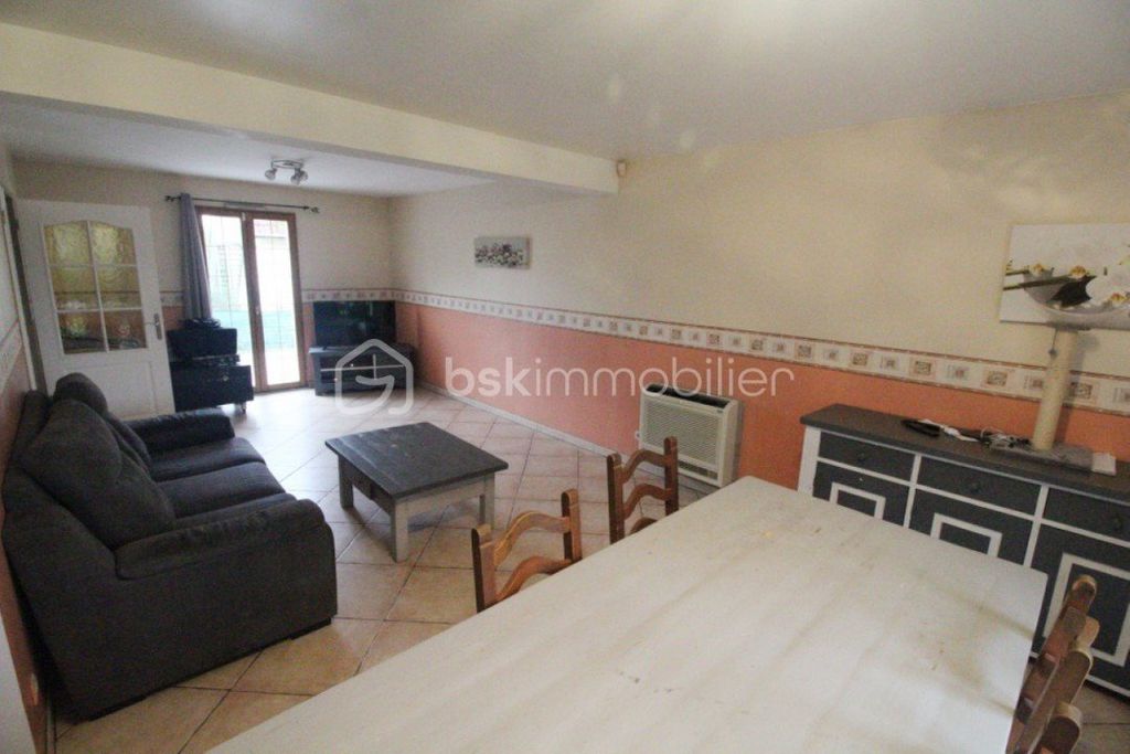 Achat maison à vendre 4 chambres 110 m² - Vaux-le-Pénil