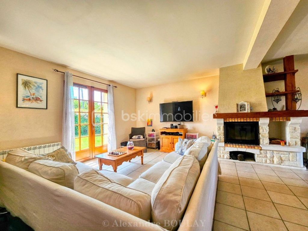 Achat maison à vendre 4 chambres 151 m² - Chambon-la-Forêt