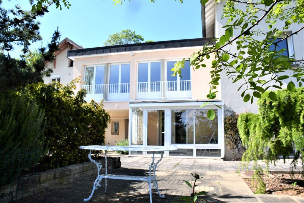 Achat maison à vendre 5 chambres 287 m² - Arc-lès-Gray