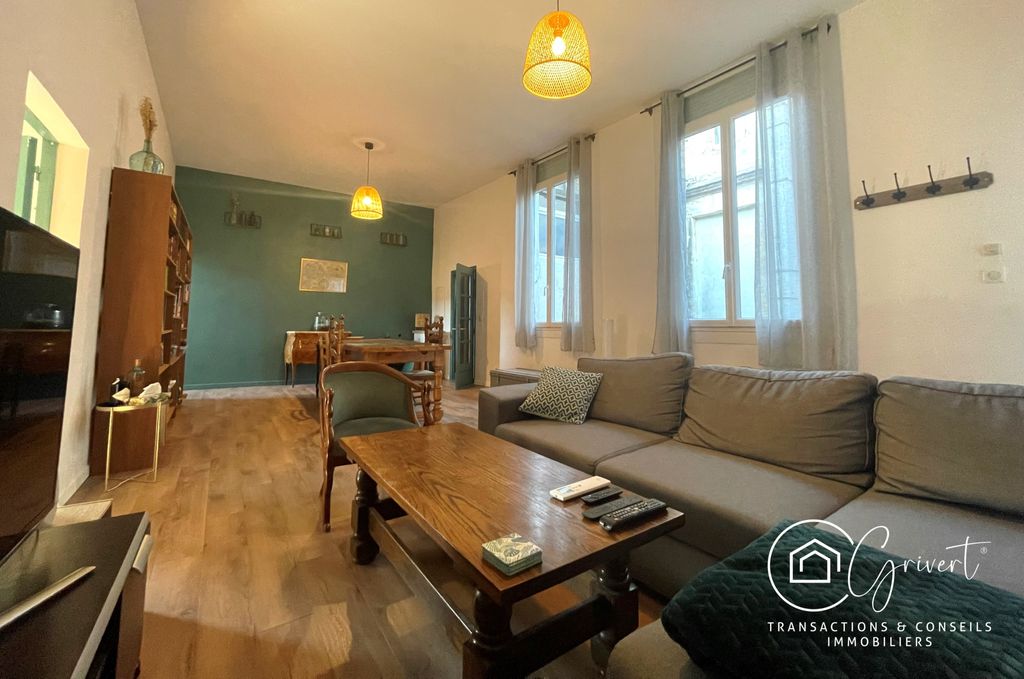 Achat appartement à vendre 2 pièces 63 m² - Nîmes