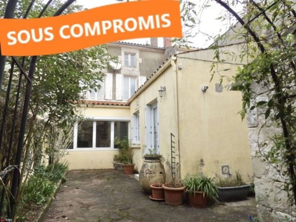 Achat maison à vendre 3 chambres 155 m² - Luçon