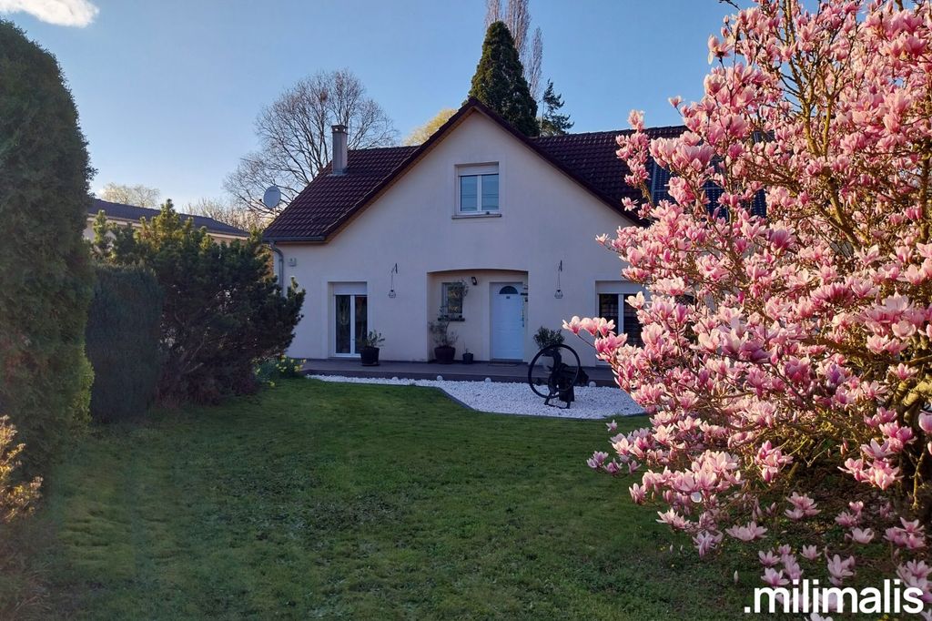 Achat maison à vendre 6 chambres 185 m² - Boulay-Moselle