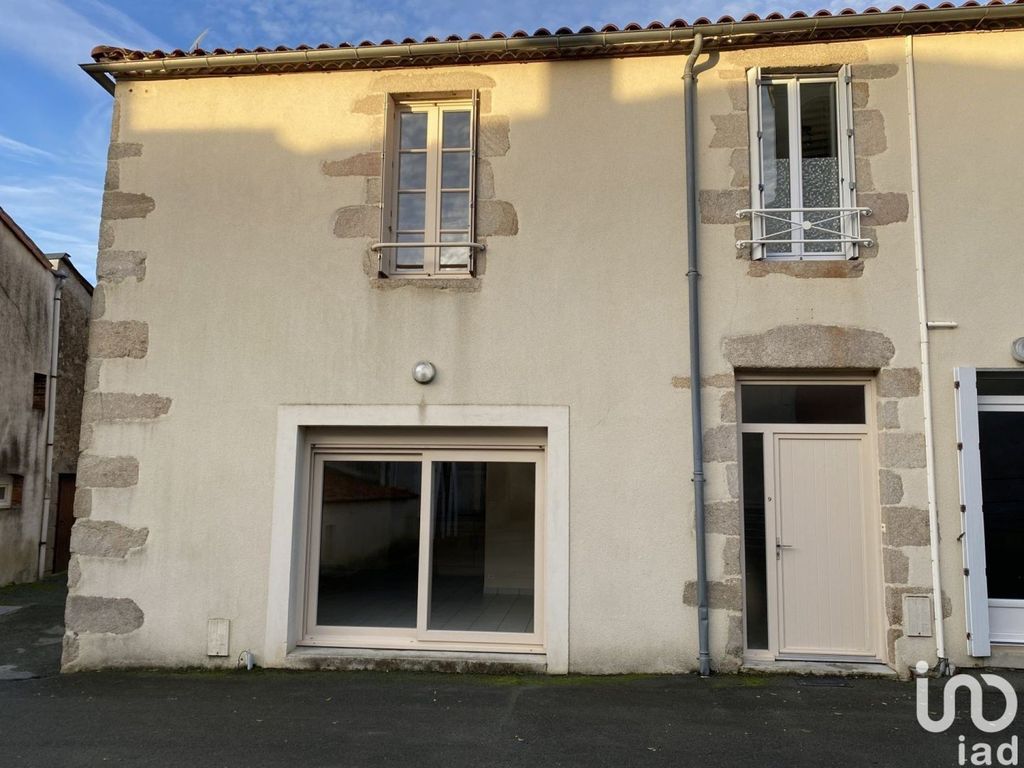 Achat maison à vendre 2 chambres 69 m² - Les Herbiers